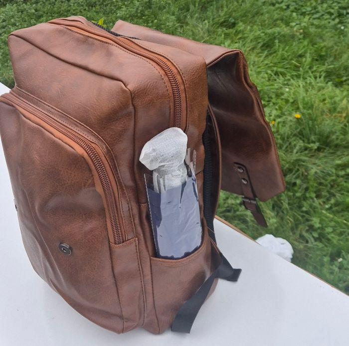 Sac à dos neuf en cuir pu très bonne qualité, avec câble usb intégré - photo numéro 4