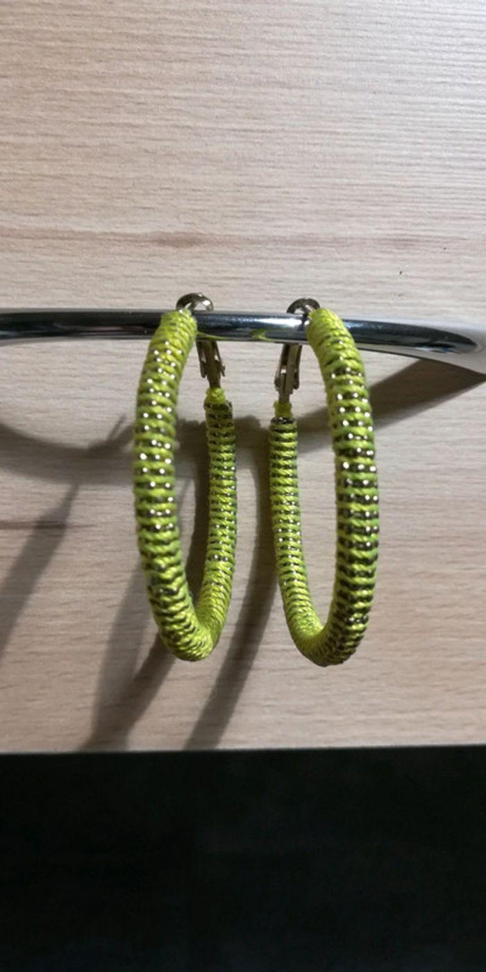 Boucles d'oreilles jaunes et or - photo numéro 2