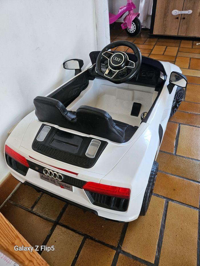 Voiture électrique enfant Audi R8 Spyder blanche - photo numéro 3