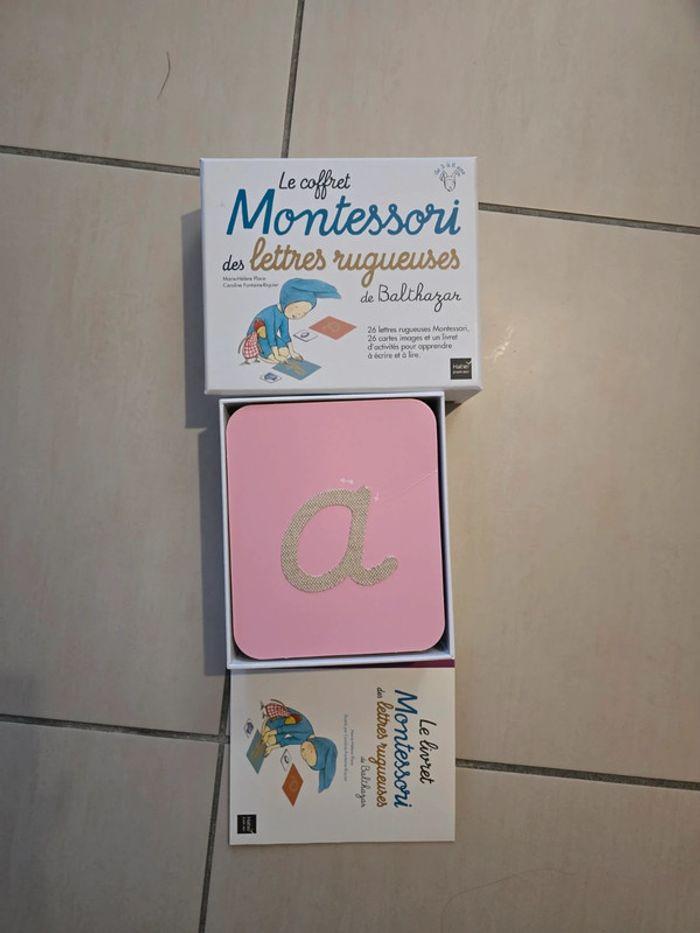 Coffret montessori des lettres rugueuses de balthazar hatier - photo numéro 2