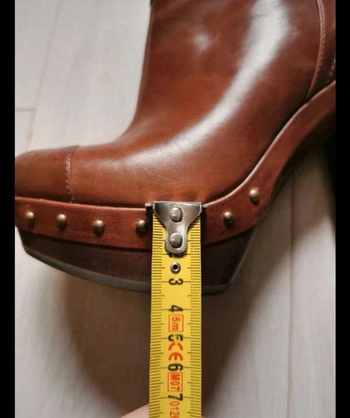 Chaussures bottines à talon marron UGG taille 39 avec sa boîte d'origine - photo numéro 12