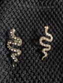 Boucles d’oreilles fantaisies serpent strass