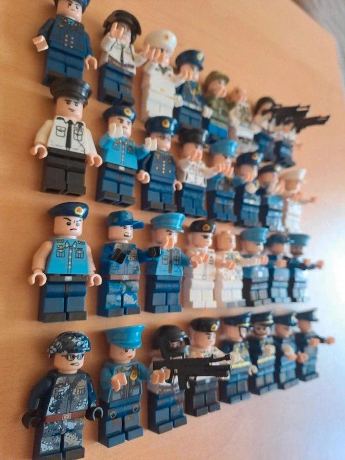 Lot de figurines Lego militaires police - photo numéro 3