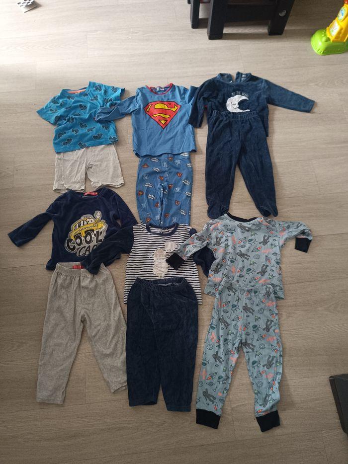 Lots 17 Pyjamas 2ans garcons - photo numéro 2