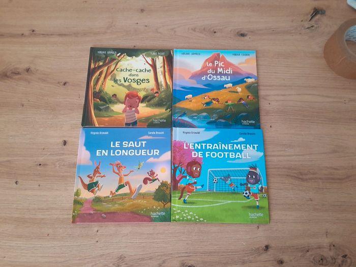 Lot de 4 livres en parfait état