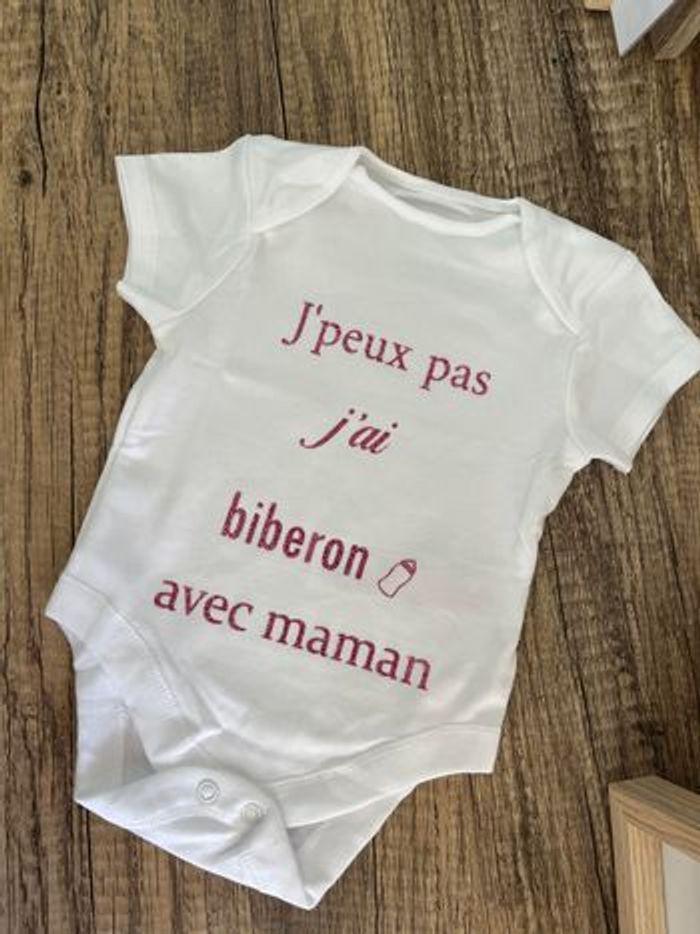 Bodies en coton " j'peux pas j'ai biberon avec maman" - photo numéro 1