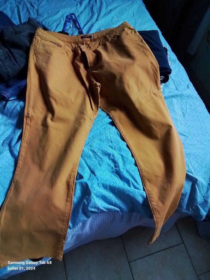 Joli pantalon neuf  moutarde - photo numéro 3