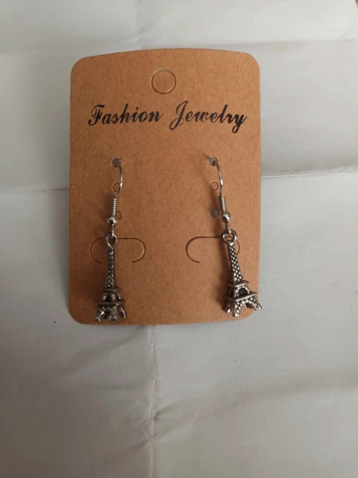 Boucles d'oreilles tour eiffel