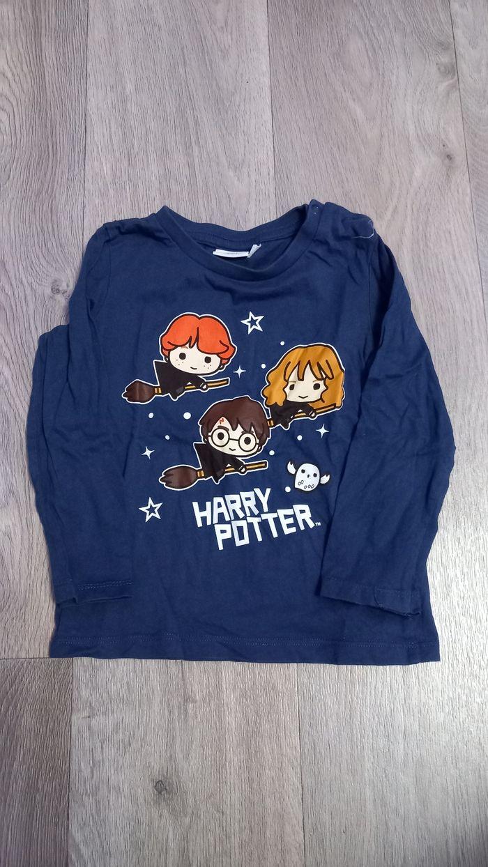 T-shirt à manches longues avec harry potter dessus - photo numéro 1