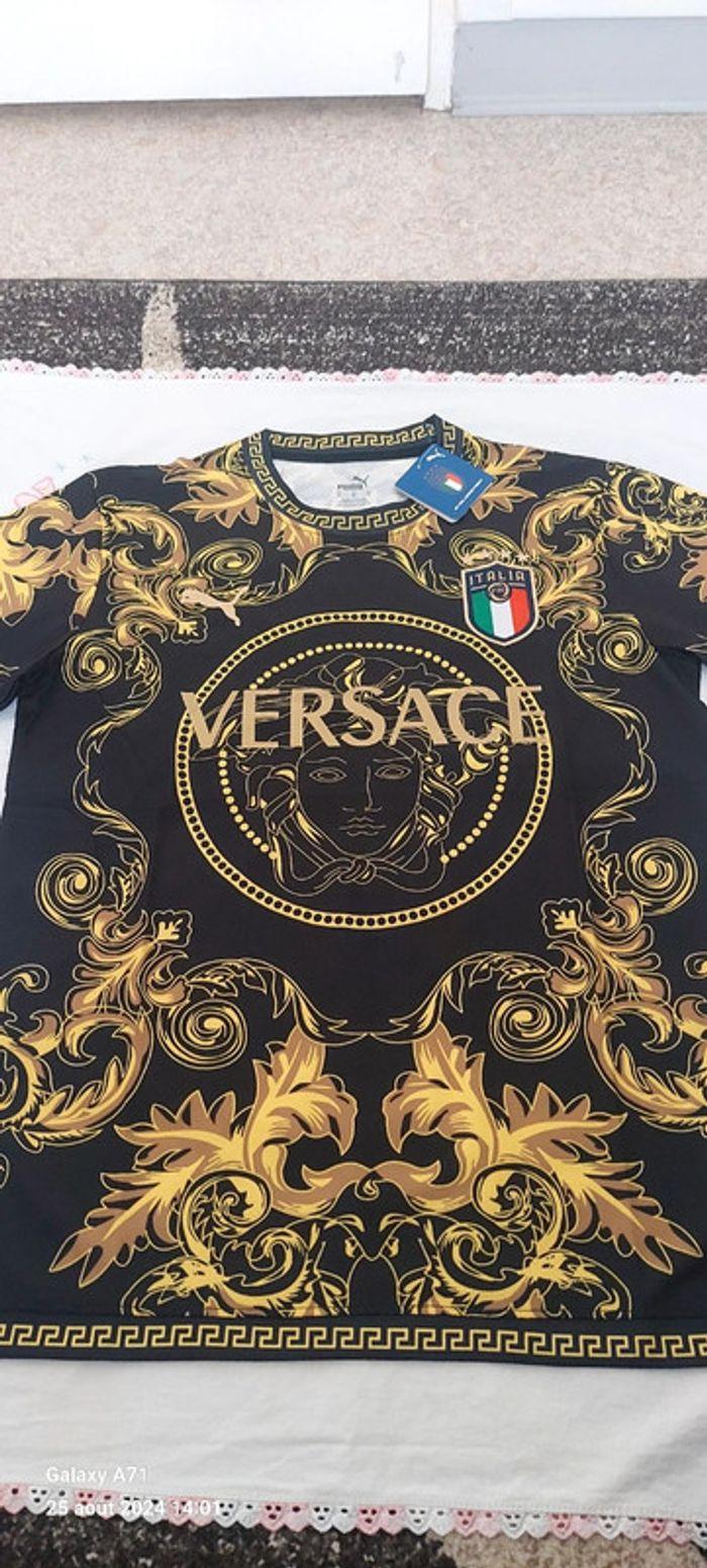 🔥🔥 Maillot Italie Concept avant match Versace noir et or  taille M 🔥🔥 - photo numéro 3