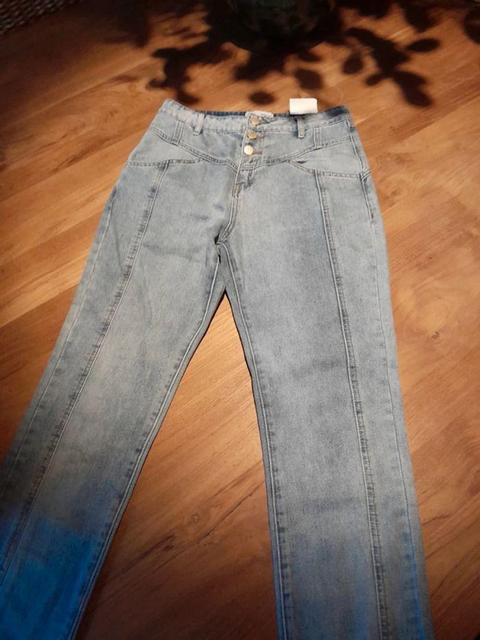 Jeans NEUF la petite étoile 🌟 - photo numéro 3