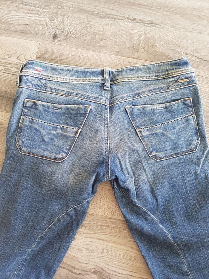 Véritable jeans Diesel avec boutons à l'arrière - photo numéro 2