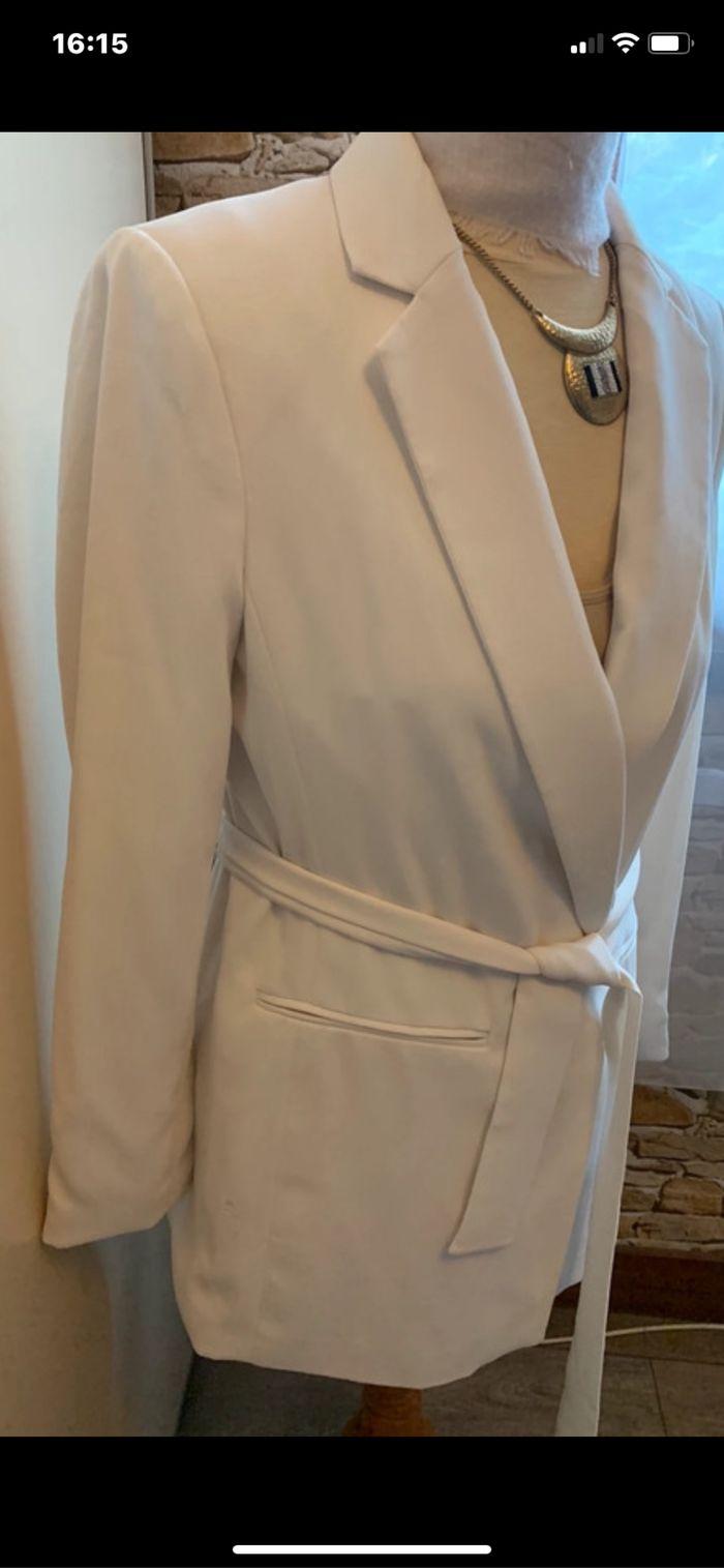 Veste longue chic blanche - photo numéro 2