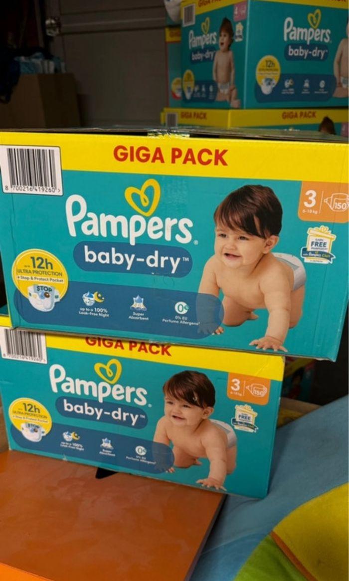 Lot 2 giga pack couches Pampers T3