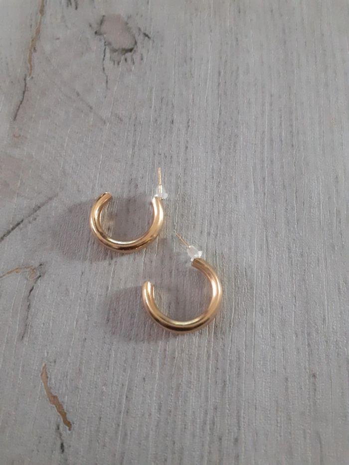 Boucles d'oreilles créoles ouvertes