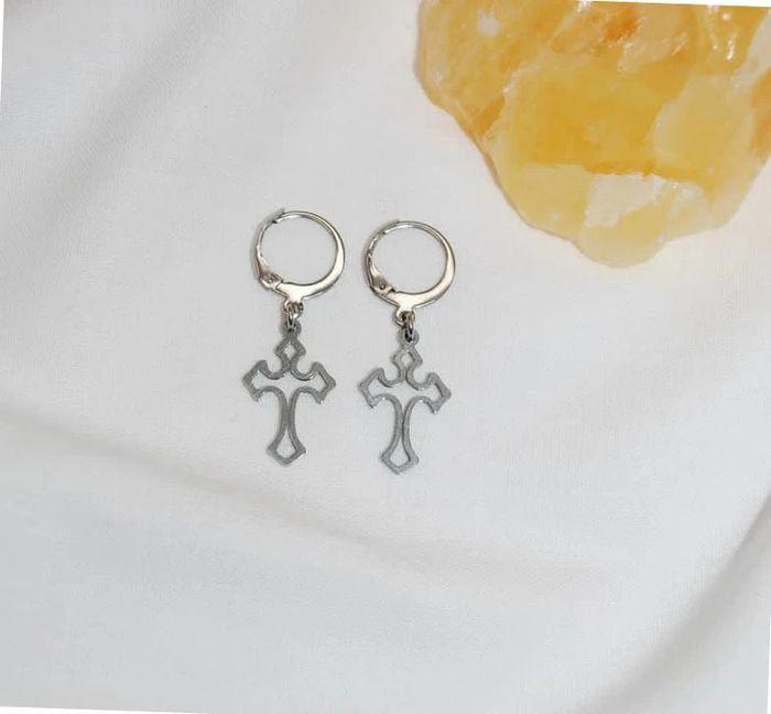 Boucles d oreille mini croix argentées - photo numéro 1