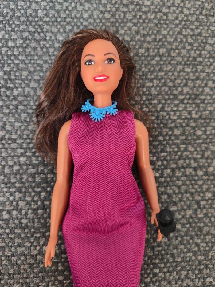 Barbie journaliste - photo numéro 2