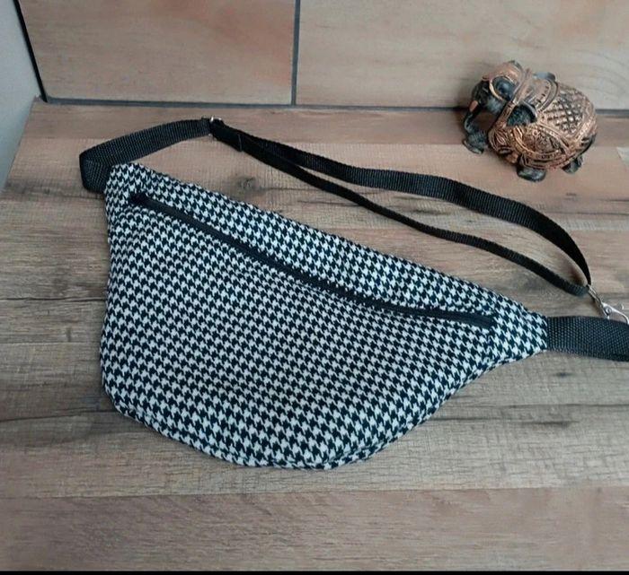 Joli sac banane motif pied de poule noir et blanc - photo numéro 1