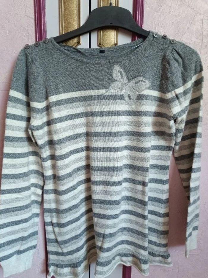 Pull " ONU22" gris- blanc en T.40 ( 20% laine) - photo numéro 1