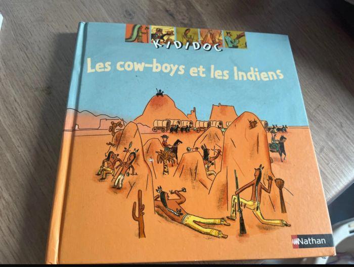 Livre kididoc. Les cow boys et les indiens - photo numéro 1