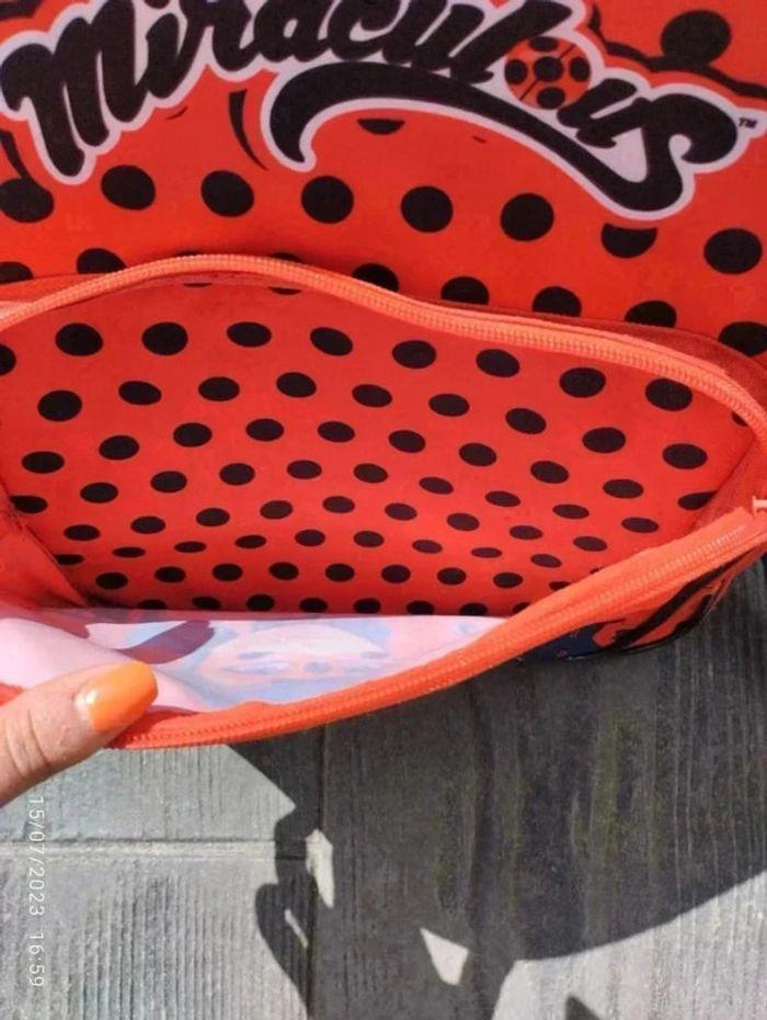 🦋 Joli cartable / sac a dos Primaire Miraculous - photo numéro 8