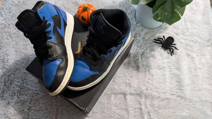 Nike Air Jordan 1 Mid Bleu Royal Taille 38.5 - photo numéro 2