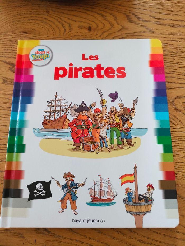 Livre Mes docs Youpi "Les pirates" TBE - photo numéro 1