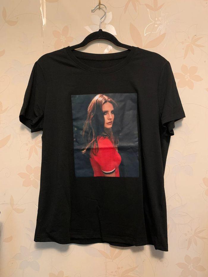 T-shirt imprimé Lana Del Rey - photo numéro 1