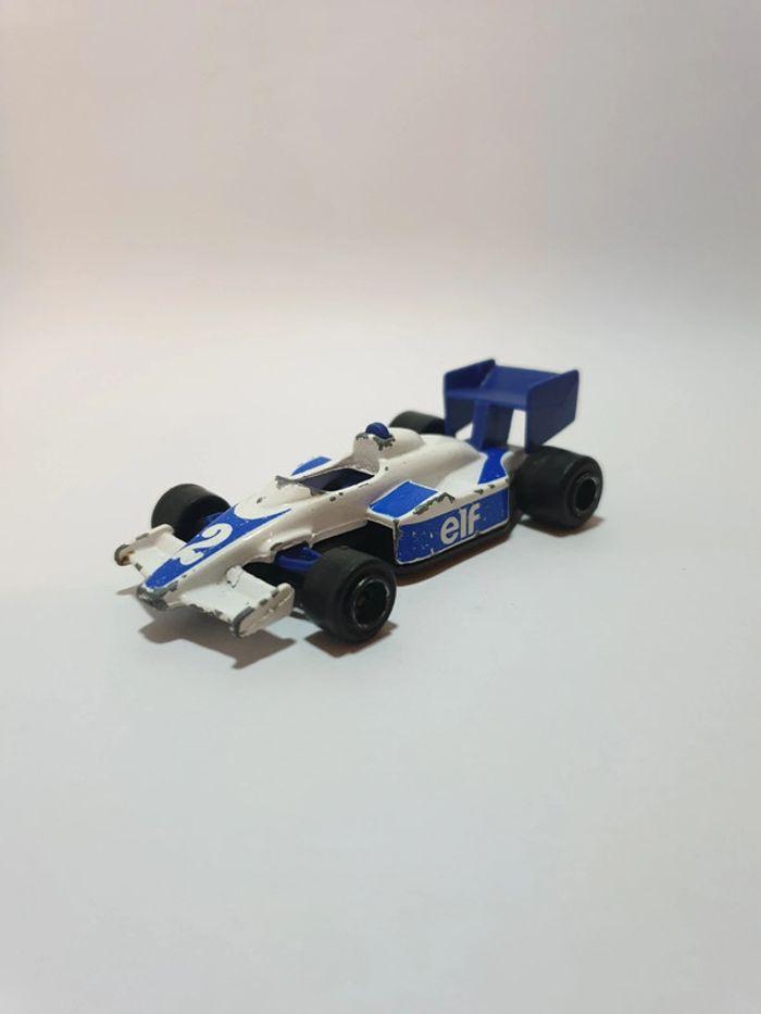 Majorette #238 🇨🇵 F1 Racing Elf 1/55 Blanche et Bleu - photo numéro 1