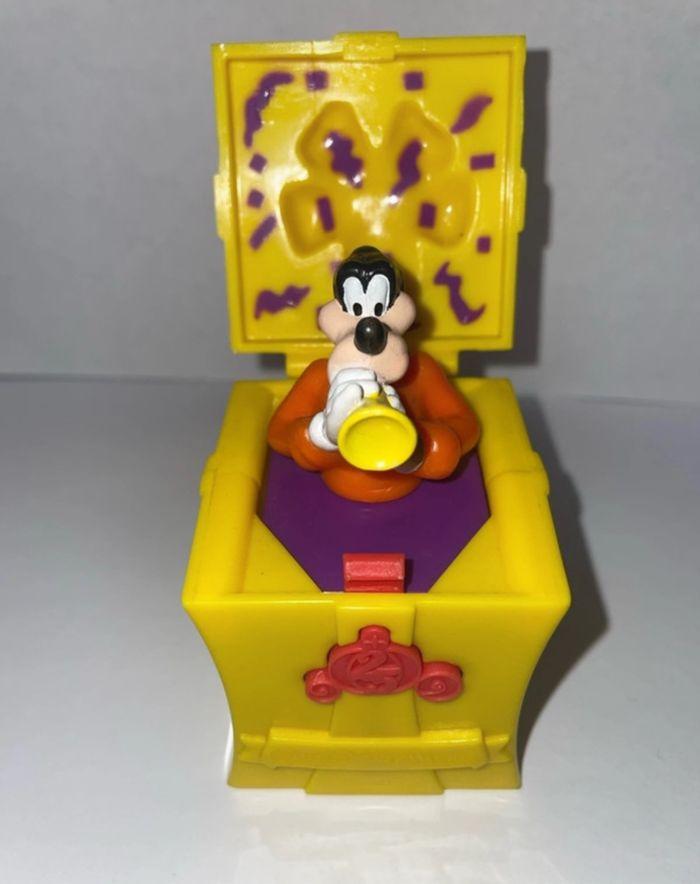 Jouet dingo Disney McDonald’s happy meal - photo numéro 5