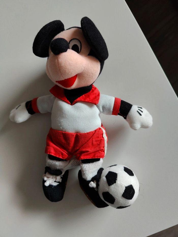 Peluche Mickey footballeur - photo numéro 2