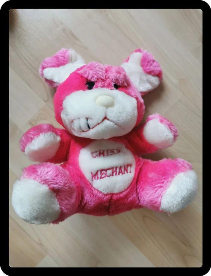 Peluche rose chien méchant - photo numéro 1