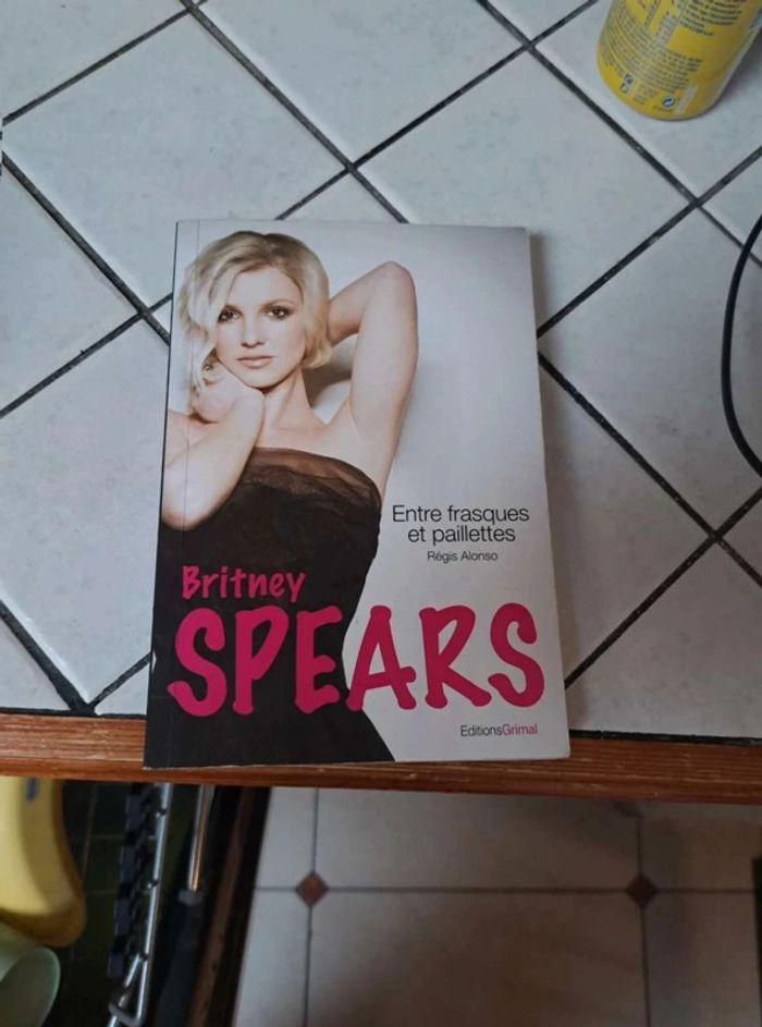 livre de poche  Britney  spears - photo numéro 1