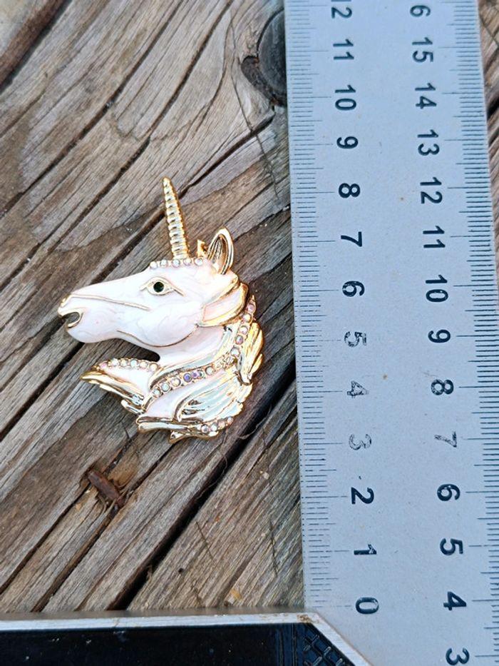 Broche Vintage Licorne Exclusive ! - photo numéro 5