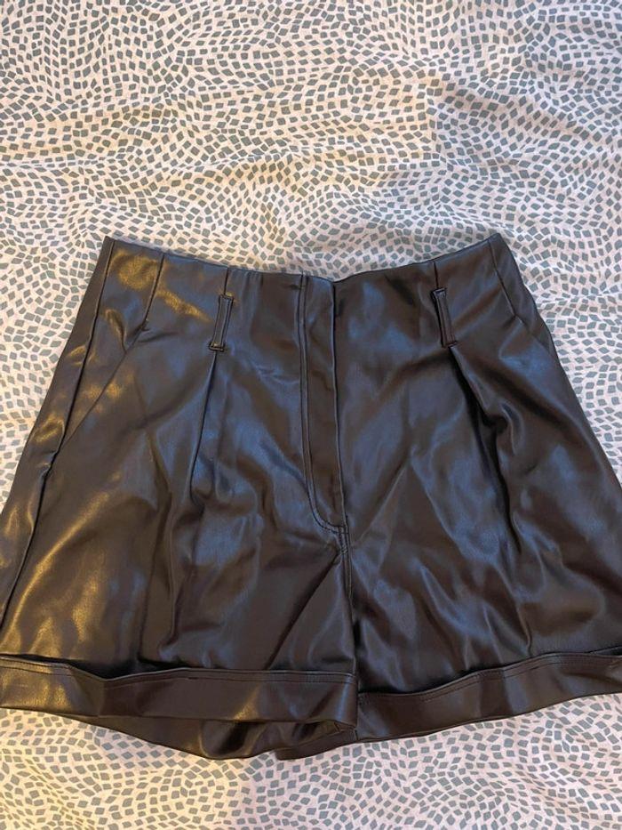 short en cuir kiabi - photo numéro 1