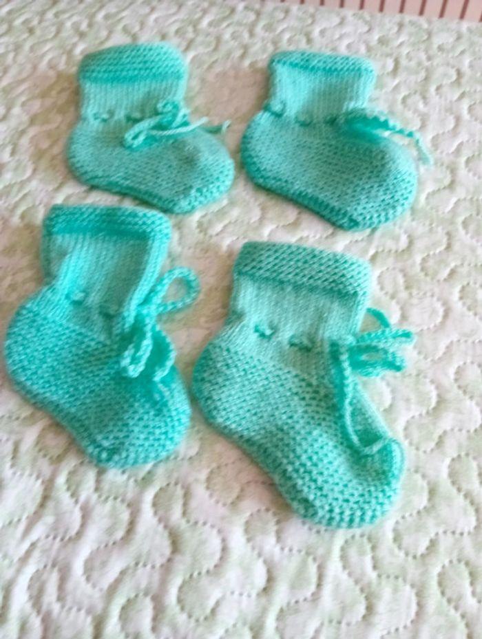 Lot de 2 paires de petits chaussons taille 3 mois - photo numéro 2