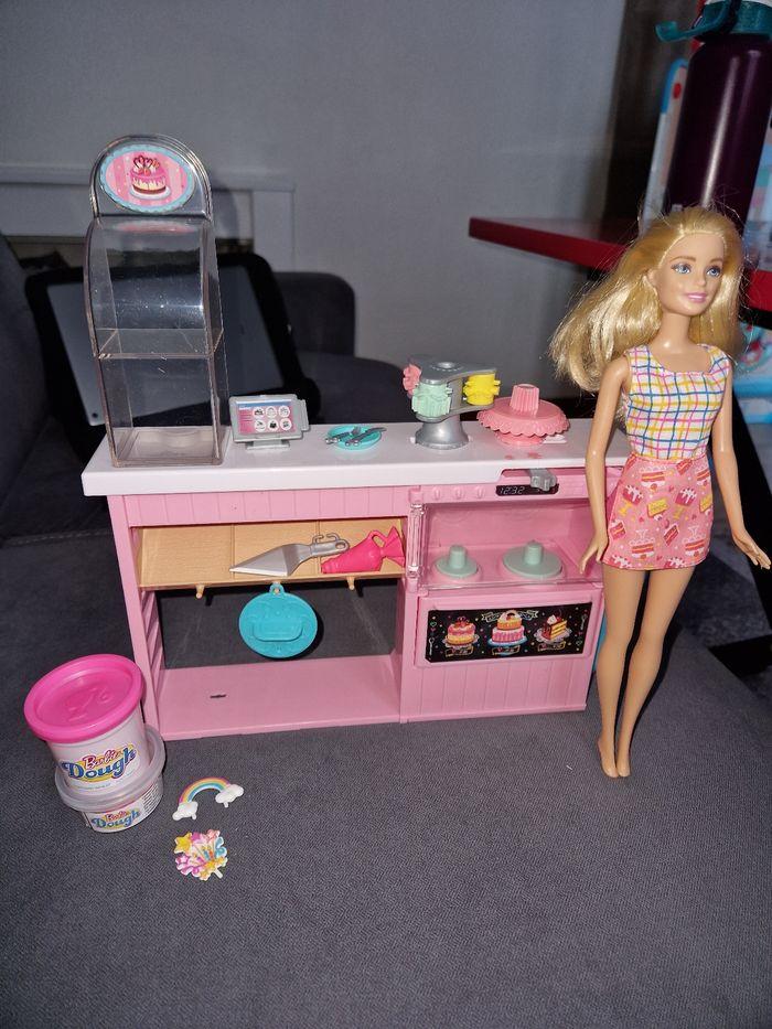 Barbie et sa pâtisserie - photo numéro 3