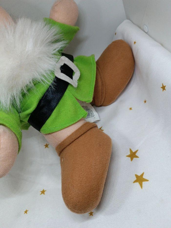 Peluche doudou Teddy snow white blanche Disney nains dwarf vert green ferpel happy joyeux - photo numéro 4