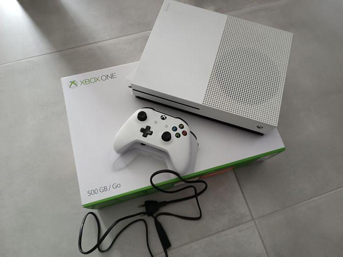 Xbox one avec 14 jeux - photo numéro 1