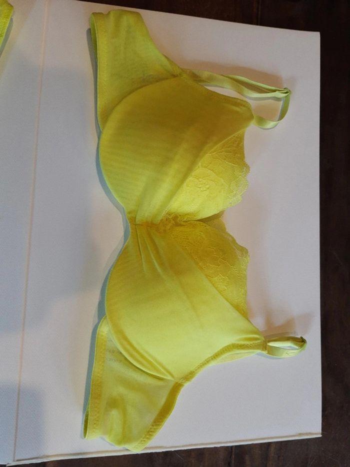 Soutien-gorge Jennyfer jaune fluo - photo numéro 14