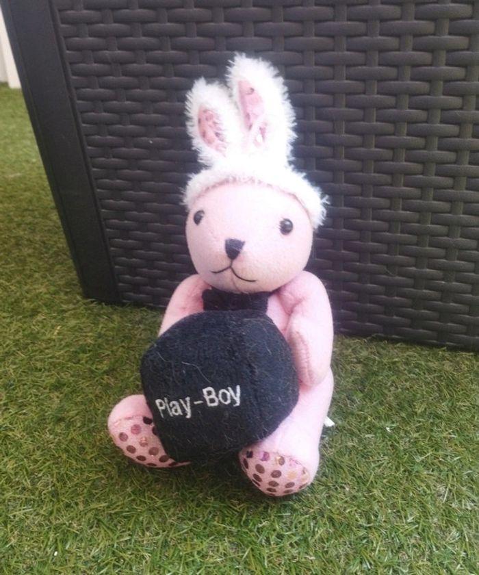 Peluche lapin rose Playboy