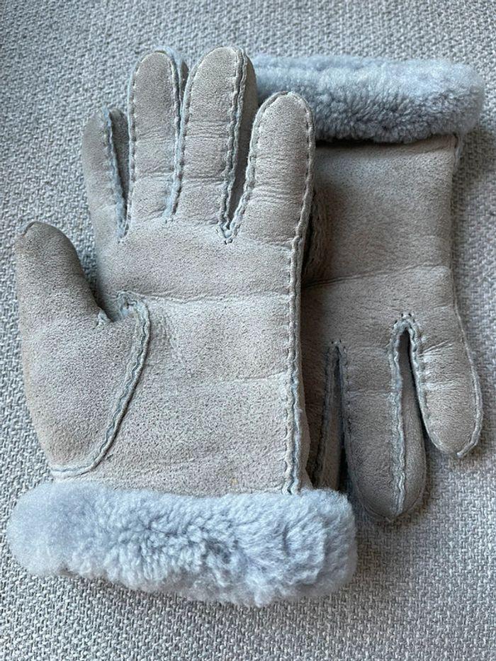 Gants gris UGG authentiques taille M en peau de mouton retournée - photo numéro 6