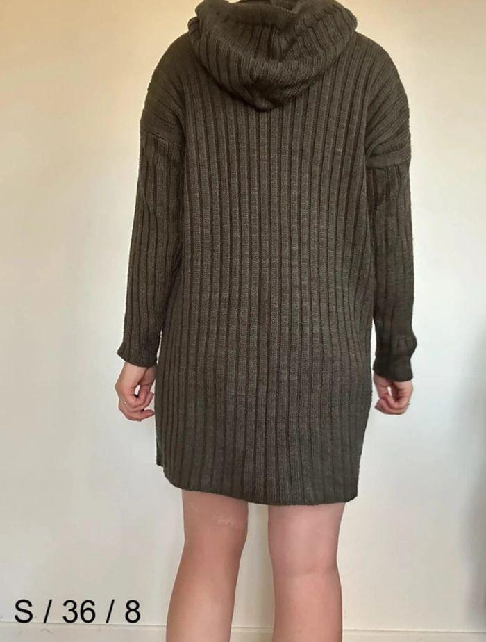 Robe pull kaki à capuche – Confortable, taille 36/38, très bon état 💖 - photo numéro 5