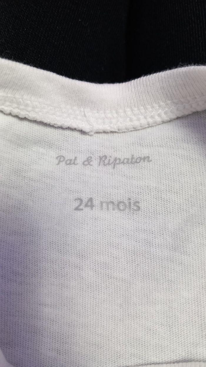 T-shirt à manches courtes avec des écriture dessus - photo numéro 3