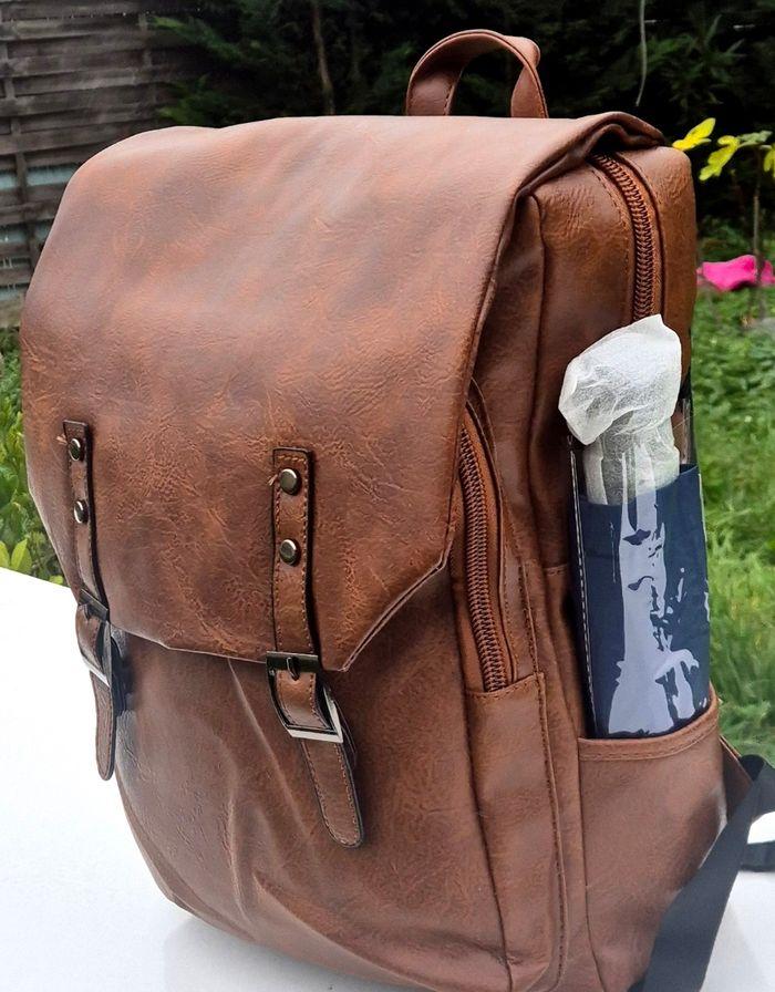 Sac à dos neuf en cuir pu très bonne qualité, avec câble usb intégré - photo numéro 1