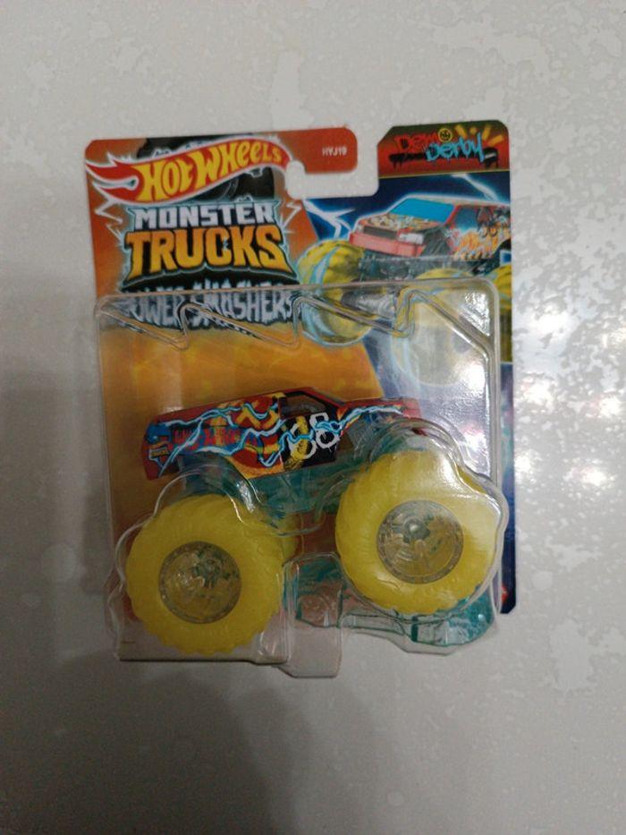 Monster truck hot Wheels power smashers neuf, 1/64, " Démo Derby " - photo numéro 1