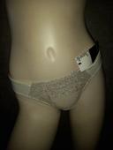 string crème en dentelle chantelle taille M ( taille 38/40) neuf avec étiquette