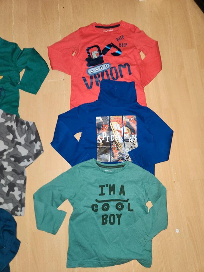 Lot de Tee-shirt manches longues taille 4 ans - photo numéro 2