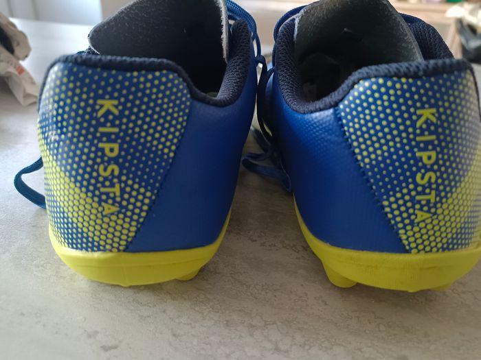 Chaussures crampons de football pointure 36 marque Decathlon kipsta - photo numéro 1