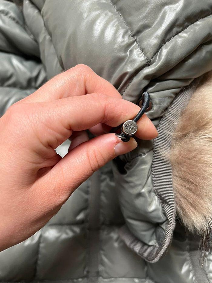 Doudoune à capuche Moncler en duvet gris taille XS cintrée chaude - photo numéro 15